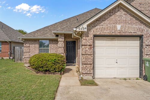 b-502 S Main St, Aubrey, TX, 76227-9422 | Card Image