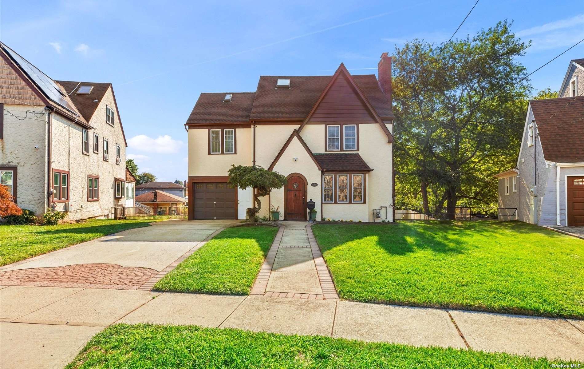 Parsons Dr, Hempstead, NY 11550