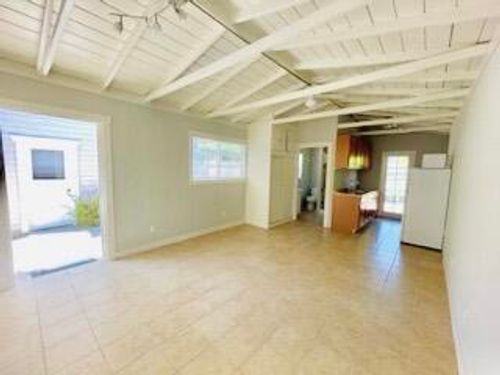 c-530 W Victoria St, Santa Barbara, CA, 93101-4217 | Card Image