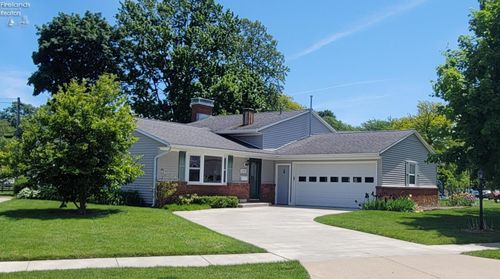328 Brunswick Dr, Huron, OH, 44839-1552 | Card Image