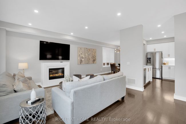 154 Anchusa Dr, House attached with 4 bedrooms, 4 bathrooms and 3 parking in Richmond Hill ON | Image 18