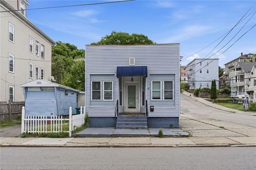 42 Transit St, Woonsocket, RI, 02895-5876 | Card Image
