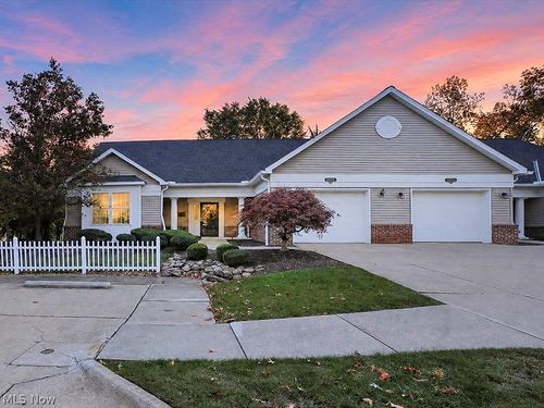 4a-8693 Alexandra Dr, North Royalton, OH, 44133-1067 | Card Image