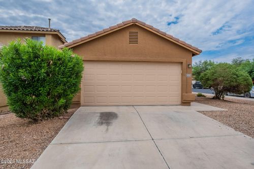 555 W Cedar Chase Dr, Green Valley, AZ, 85614-5592 | Card Image