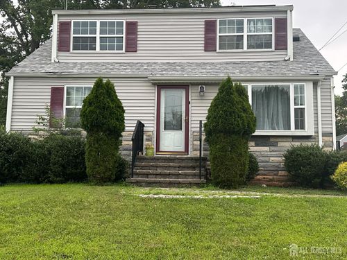 4 Fitzsimmons Ave, Middlesex, NJ, 08846-1661 | Card Image