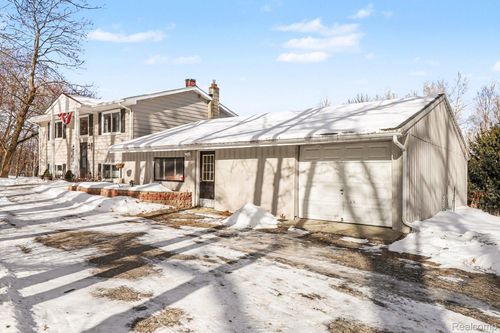 205 Gerst Rd, Addison Township, MI, 48367-1312 | Card Image