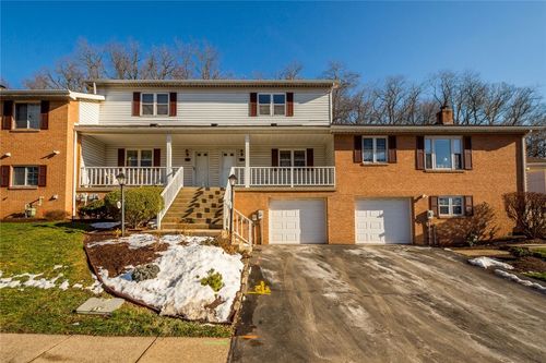 402 Forest Ridge Dr, Pittsburgh, PA, 15221-4034 | Card Image
