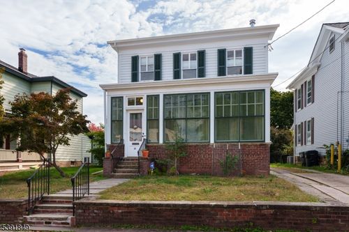 31 E Main St, Flemington, NJ, 08822-1207 | Card Image