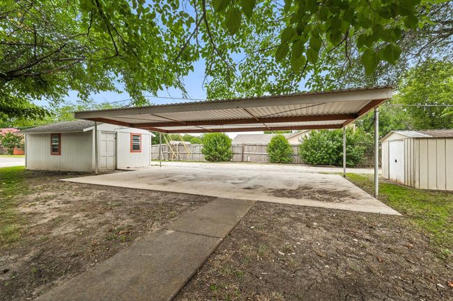 100 Hillcrest St, House other with 3 bedrooms, 2 bathrooms and null parking in Sanger TX | Image 19
