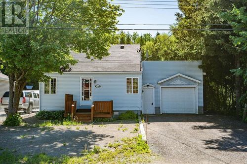 230 St Patrick St, Sault Ste. Marie, ON, P6C3S5 | Card Image