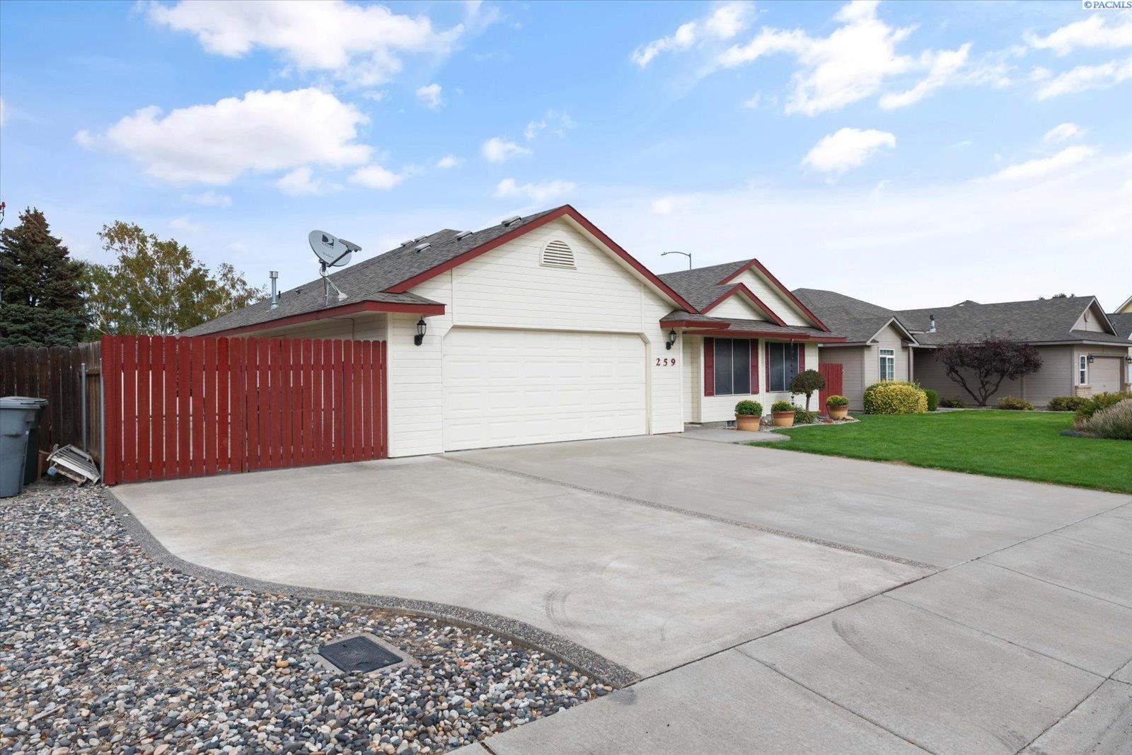 Thyme Cir, Richland, WA 99352