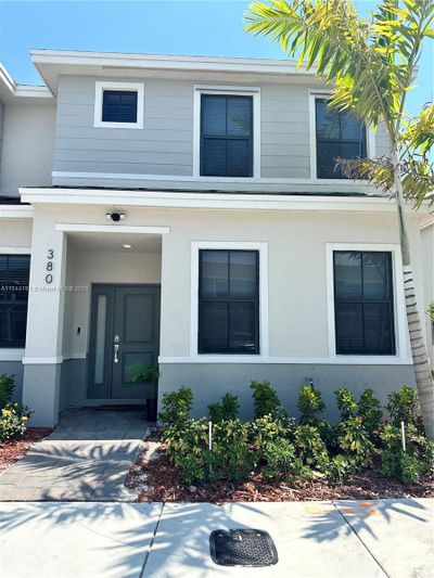 380 Ne 12th St, Townhouse with 3 bedrooms, 2 bathrooms and null parking in Florida City FL | Image 1