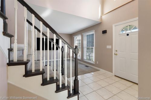 27823 Roy St, Saint Clair Shores, MI, 48081-2946 | Card Image