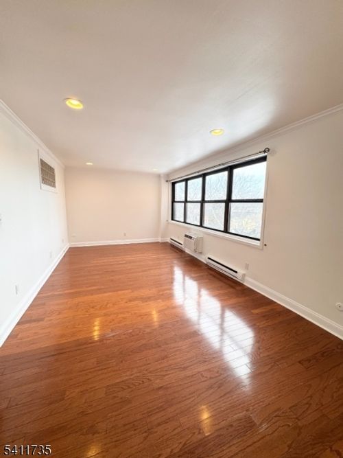 821 Jersey Ave, Elizabeth, NJ, 07202-1576 | Card Image