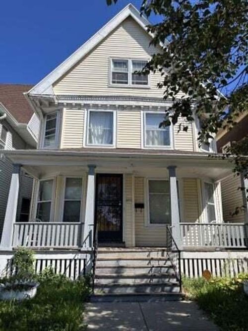 2210 N 34th St, Milwaukee, WI, 53208-1432 | Card Image