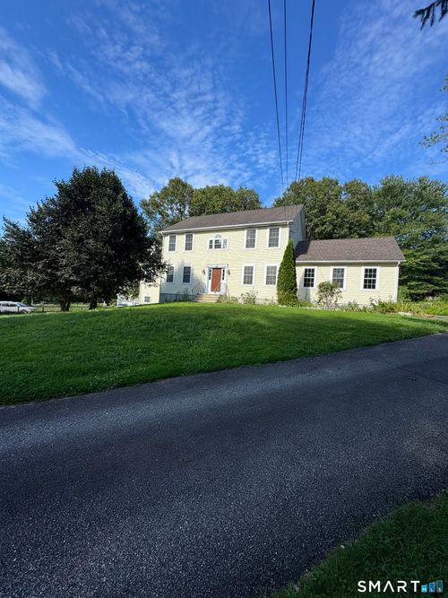 52 Middle Rd, Preston, CT, 06365-8220 | Card Image