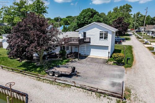 2128 S Bayview Dr, Marblehead, OH, 43440-2438 | Card Image