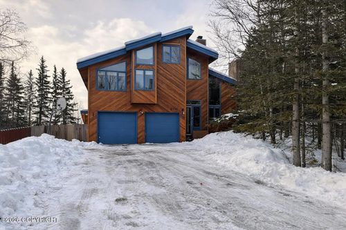 6770 Round Tree Dr, Anchorage, AK, 99507-7017 | Card Image