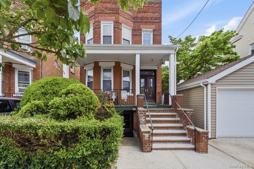 310 E 236th Street, New York, NY, 10470 | Card Image