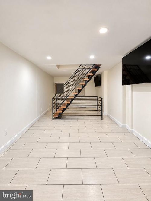 727 N Dekalb St, PHILADELPHIA, PA, 19104-1628 | Card Image