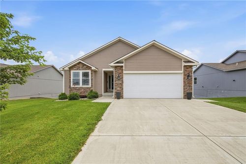 1819 N Keenan St, Independence, MO, 64058-4500 | Card Image