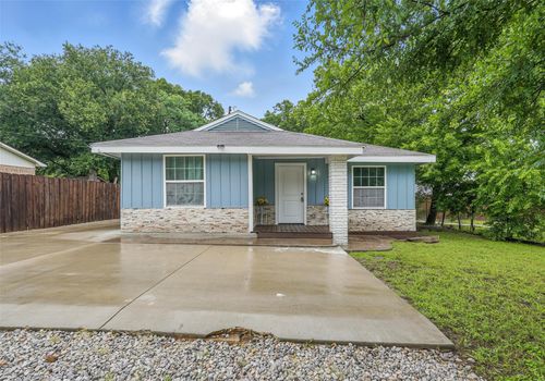 2803 Dennis Cir, Seagoville, TX, 75159-2407 | Card Image