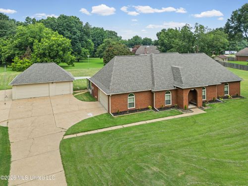 8805 Dove Hill Dr, Olive Branch, MS, 38654-5942 | Card Image