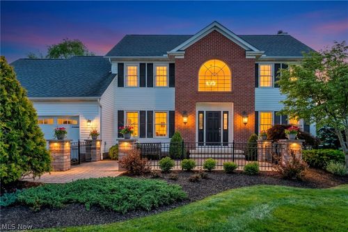 11395 Somerset Trl, Concord Twp, OH, 44077-2364 | Card Image