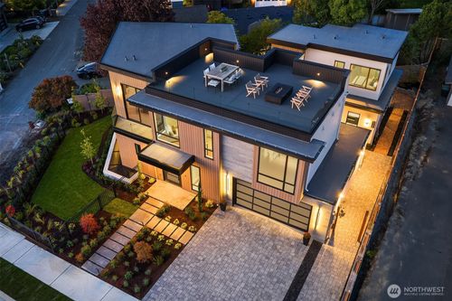 928 18th Ave W, Kirkland, WA, 98033-4816 | Card Image