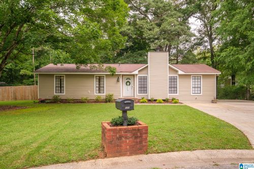 100 Hummingbird Cir, Alabaster, AL, 35007-7403 | Card Image