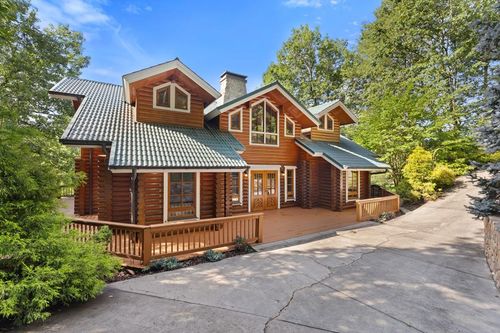 214 Cross Creek Trl, Robbinsville, NC, 28771-6890 | Card Image