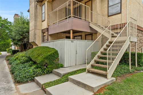418 Matthews Dr, Arlington, TX, 76012-3864 | Card Image