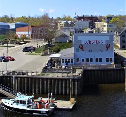 3 Main St, Belfast, ME, 04915-6820 | Card Image
