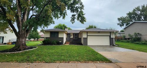 2827 Jane Lane, Lincoln, NE, 68516 | Card Image