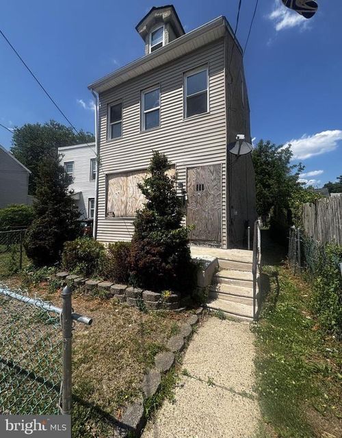 111 Belmont St, Burlington, NJ, 08016-1629 | Card Image