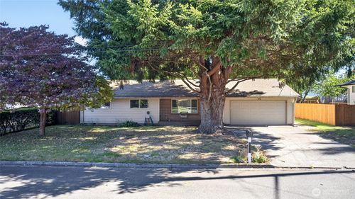 2016 J St Ne, Auburn, WA, 98002-2814 | Card Image