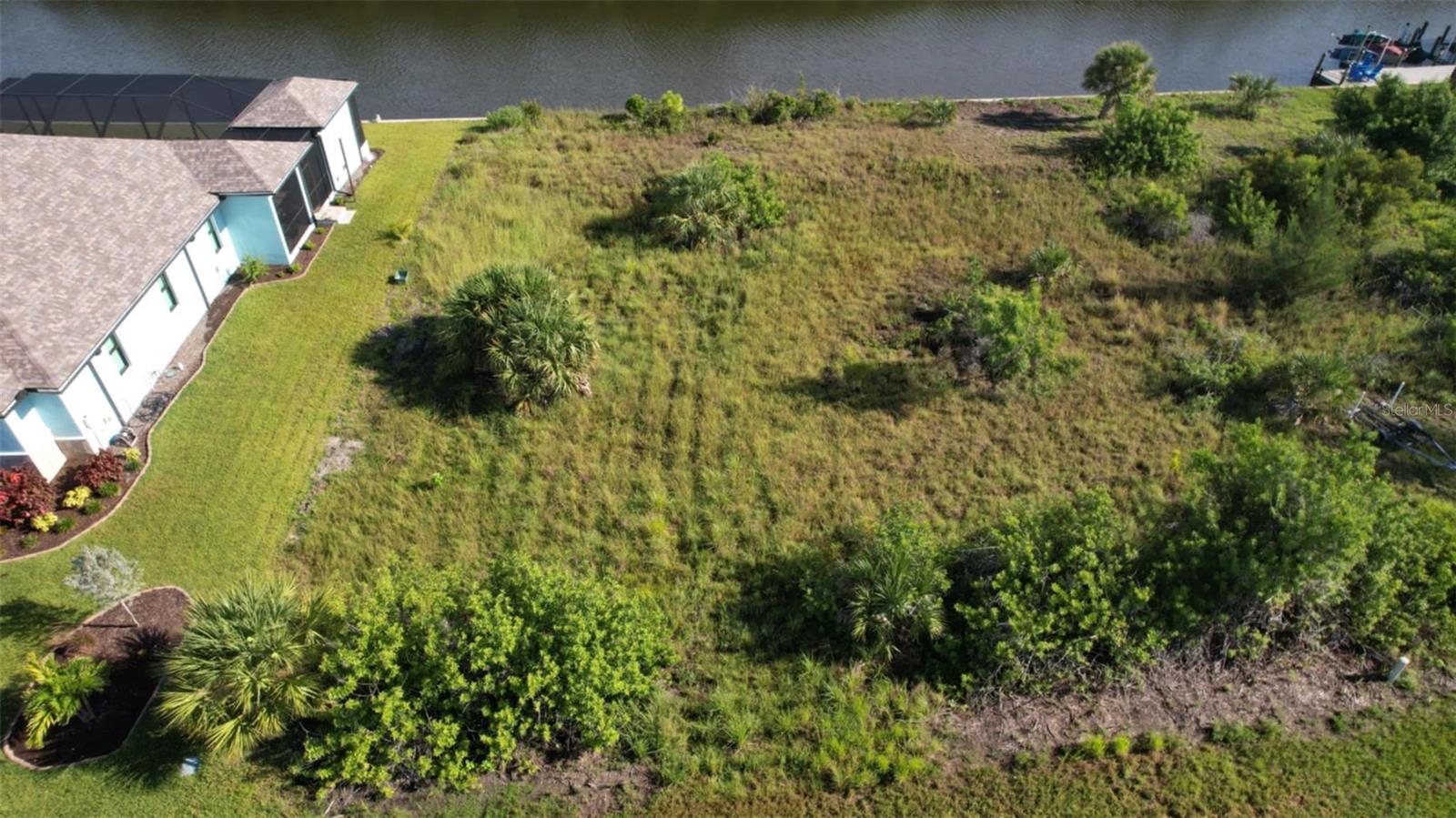 Land in PORT CHARLOTTE 4