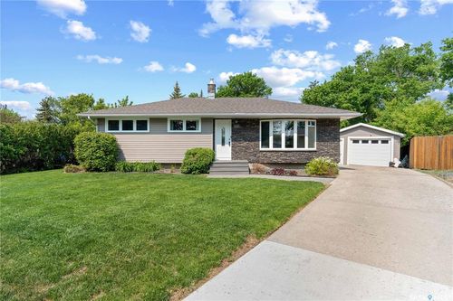 16 Lipton Pl, Regina, SK, S4R3T6 | Card Image