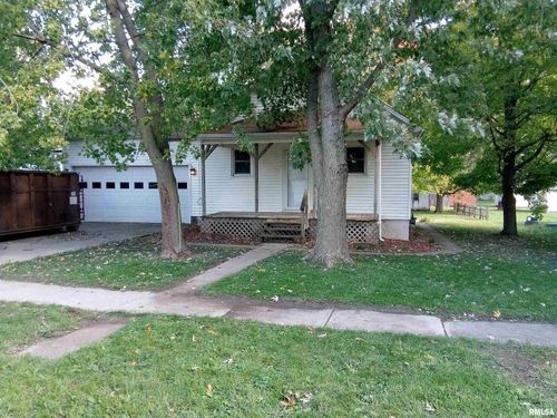 303 N Logan St, New Holland, IL, 62671-4146 | Card Image