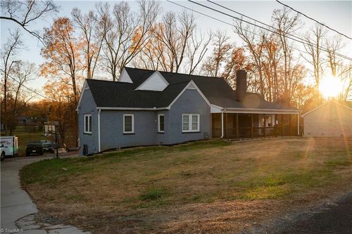 18 Pershing St, Thomasville, NC, 27360-6267 | Card Image