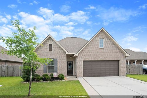 6210 Soaring Dr, Gonzales, LA, 70737-8641 | Card Image