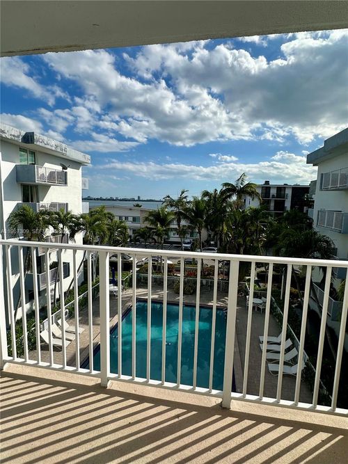 apt-407-1801 S Treasure Dr, North Bay Village, FL, 33141-4556 | Card Image