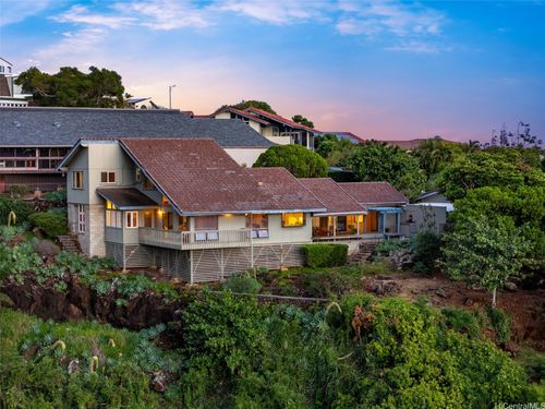 1708 Kumakani Loop, Honolulu, HI, 96821-1326 | Card Image