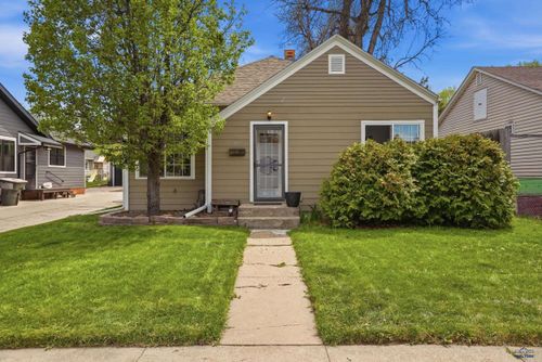 1018 Kingsbury St, Belle Fourche, SD, 57717-1921 | Card Image