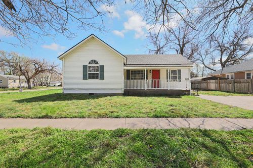 206 Pine St, Halstead, KS, 67056-1920 | Card Image