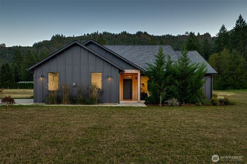 192 Stuart Field Ln, Ariel, WA, 98603-9405 | Card Image