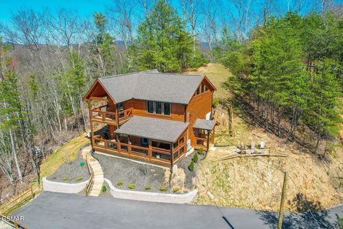 763 Ski View Ln, Sevierville, TN, 37876 | Card Image