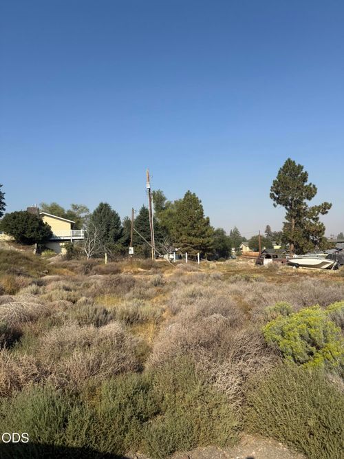 680 Se Haven Street, Madras, OR, 97741 | Card Image