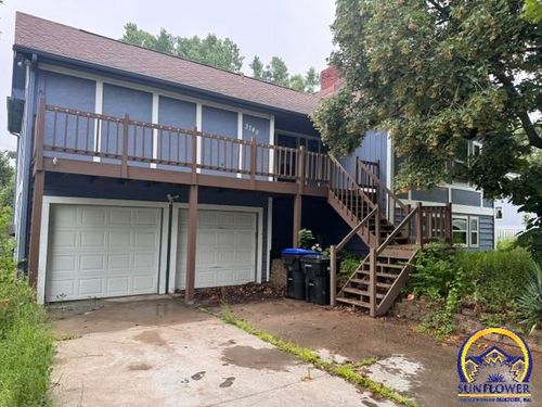 3740 Worwick Town Rd, Topeka, KS, 66610-1401 | Card Image