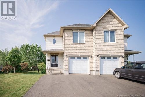 33 Dawson Dr, Oromocto, NB, E2V4S9 | Card Image